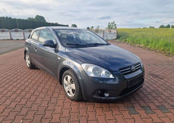 Mazda 3 cena 13900 przebieg: 179000, rok produkcji 2010 z Bodzentyn małe 154